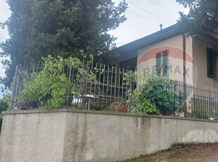 Casa indipendente in Via Maremmana, Lastra a Signa, 4 locali, 2 bagni