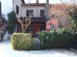 Casa indipendente in Via vallone, Lonato del Garda, 6 locali, 72 m²