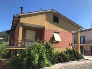 Casa indipendente in Villa Casa Tasso, Amandola, 10 locali, 1 bagno