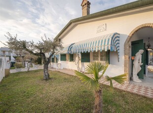 Casa Singola con tre camere in centro a Mellaredo su un unico livello