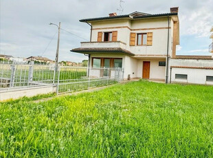 Casa singola in buone condizioni con garage