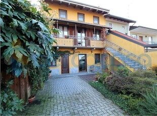 Casa singola in ottime condizioni, in vendita in Strada Privata Rovetto Borgini 1, Novara