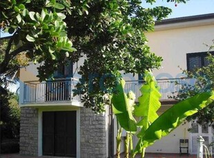 Casa singola in vendita a Ameglia