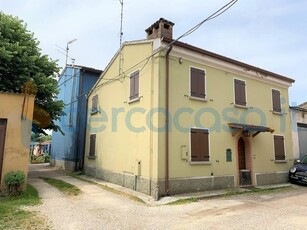 Casa singola in vendita in Str. Ostigliese 56, Roncoferraro