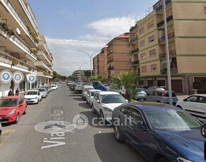 Garage/Posto auto in Affitto in Via delle Azzorre a Roma