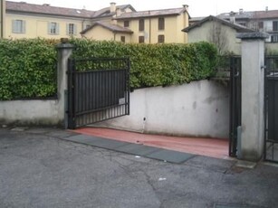 Garage/Posto auto in Affitto in Via Giovanni Corti 2 a Erba