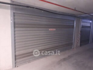 Garage/Posto auto in Affitto in Via Sacra Famiglia a Palermo
