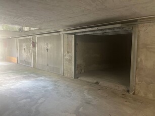 Garage / posto auto in vendita a Imperia Porto Maurizio Centro