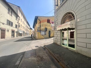 Immobile commerciale in Vendita a Firenze, zona Porta Romana, 330'000€, 90 m²