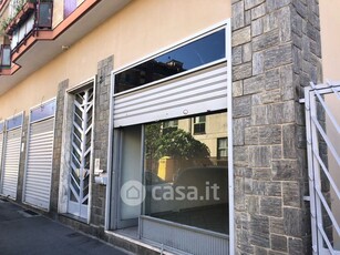 Negozio/Locale commerciale in Affitto in Via Alessandrina Ravizza 3 a Torino