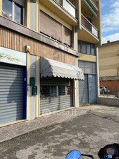 Negozio/Locale commerciale in Affitto in Via Baccio da Montelupo 32 a Firenze