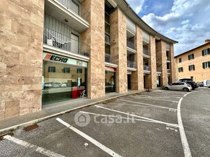 Negozio/Locale commerciale in Affitto in Via Barattularia a Pisa