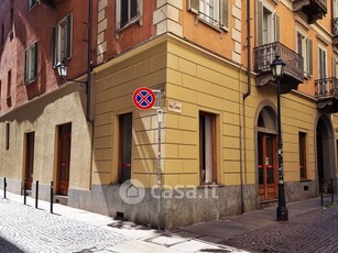Negozio/Locale commerciale in Affitto in Via delle Orfane 30 a Torino