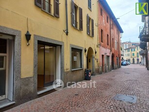 Negozio/Locale commerciale in Affitto in Via Giuseppe Garibaldi 28 a Varese