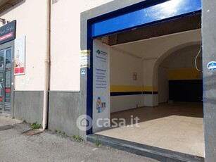 Negozio/Locale commerciale in Affitto in Via pergolesi a Pozzuoli