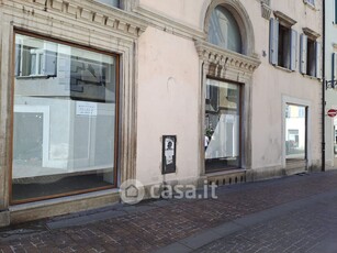 Negozio/Locale commerciale in Affitto in Via roma a Rovereto