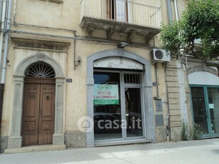 Negozio/Locale commerciale in Affitto in Viale Principe Umberto a Caltagirone