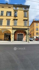 Negozio/Locale commerciale in Vendita in Via Emilia Centro 206 a Modena