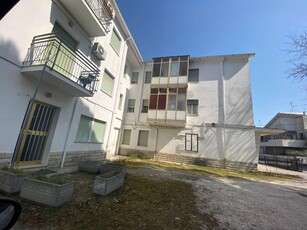 Palazzina commerciale in vendita a Cervia