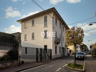 Palazzo in vendita a Cornate D'adda Monza Brianza