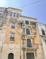 Palazzo / Stabile/200 mq a Bari - Murat (zona Borgo Antico)