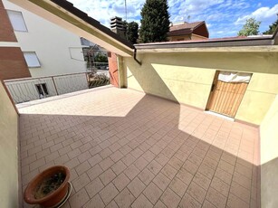 Quadrilocale a Jesi, 1 bagno, 100 m², 1° piano, terrazzo in vendita