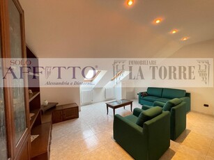 Quadrilocale in Affitto a Alessandria, zona Borgo Rovereto, 500€, 85 m², arredato