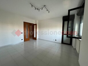 Quadrilocale in Vendita a Taranto, 85'000€, 110 m²