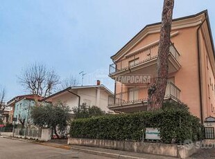 QUADRILOCALE IN ZONA ALBA CON GIARDINO,BALCONE E G