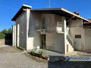 Rustico a Rovato, 3 locali, 1 bagno, giardino privato, posto auto