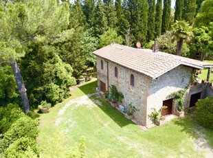 Rustico casale in vendita a Castelnuovo Berardenga Siena Monteaperti