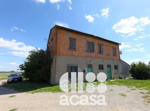 Rustico/Casale in Vendita in Via Sansovini 12 a Forlì