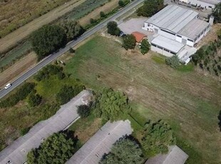 Terreno edificabile in vendita a Novi Di Modena