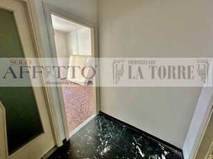 Trilocale in Affitto a Alessandria, zona Centro-P.zza Garibaldi, 300€, 50 m²