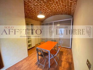 Trilocale in Affitto a Alessandria, zona Centro-P.zza Garibaldi, 550€, 90 m², arredato