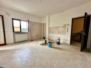 Trilocale in Affitto a Napoli, 650€, 75 m²