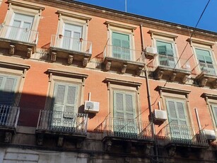 Trilocale in Vendita a Siracusa, zona ORTIGIA - UMBERTO, 89'000€, 72 m²