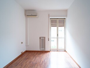 Ufficio in Affitto a Pescara, 1'100€, 159 m²