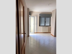 Ufficio in Affitto a Pescara, 550€, 75 m²