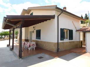 Vendita Villa, in zona PIZZO CARANO, VIA C. COLOMBO, SAN CATALDO