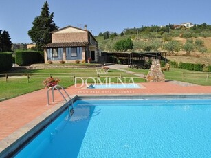 Villa a Montaione, 15 locali, 7 bagni, giardino privato, posto auto