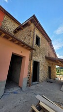 Villa a Reggello, 5 locali, 3 bagni, giardino privato, 160 m²