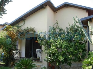 Villa a schiera in vendita a Andora