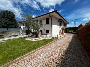 Villa bifamiliare in affitto a Albettone