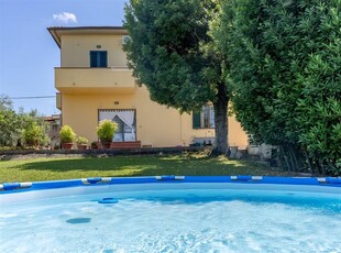 Villa bifamiliare in vendita a Cerreto Guidi Firenze
