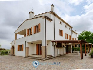 Villa bifamiliare in vendita a Conselve Padova