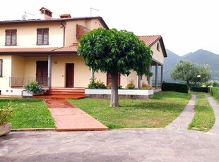 Villa bifamiliare in vendita a San Giuliano Terme