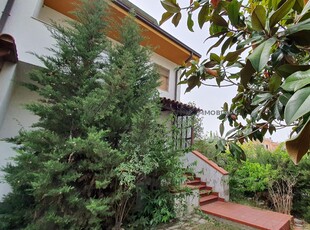 Villa con giardino in via fabriano 2, Folignano