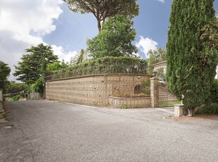 Villa con terrazzo, Viterbo semicentro