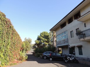 Villa in LARGO MADONNA DELLA PACE, Tremestieri Etneo, 13 locali